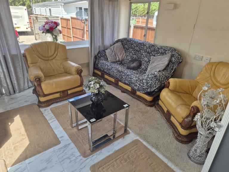Lovely 2 bed mobile home static fully furnished
