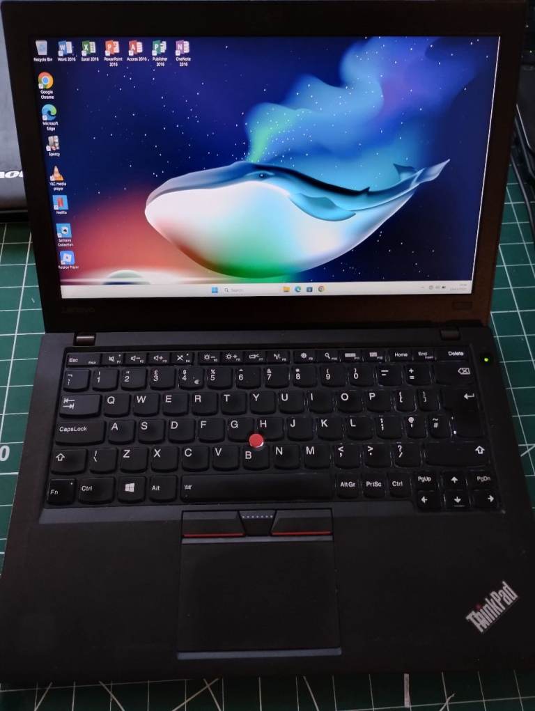 Boxed Windows 11, FULL OFFICE, 8GB RAM, i5, 240GB SSD, HDMI, Backlit Keyboard, Lenovo laptop.