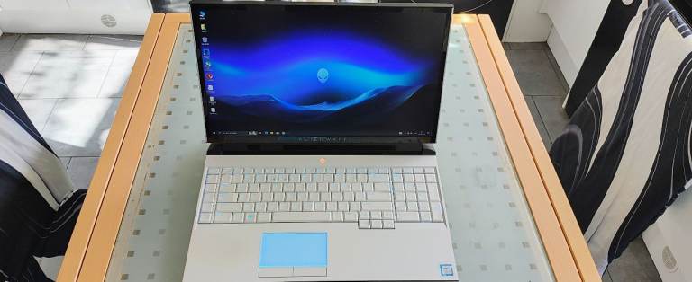 Alienware Area-51m R1 i9 9900k rtx 2080