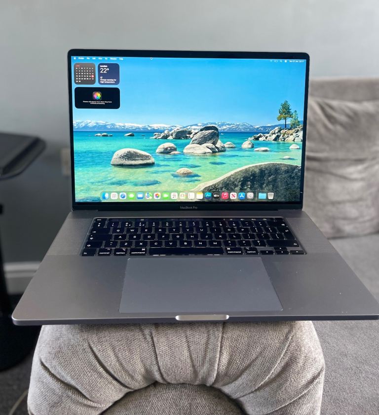2019 A2141 Apple MacBook 16" (512GB SSD, Core i7, 16GB) Laptop - Grey