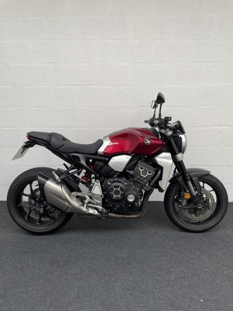 HONDA CB1000R - 2020 69 - 4700 MILES - 2 OWNERS