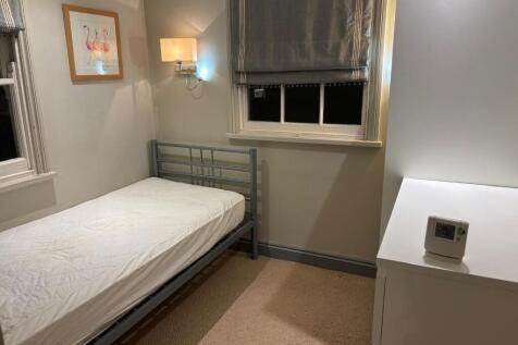 Spacious Double Room in NW10 – Bills Included, Near Station