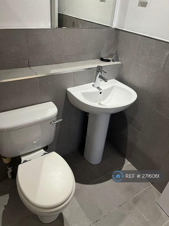 2 bedroom flat in City Heights, Salford, M3 (2 bed) (#2716061)
