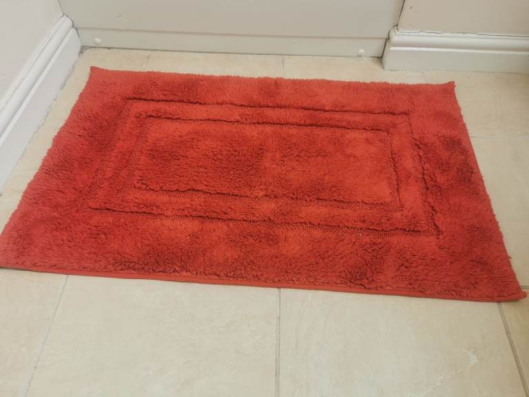 Bath mat 