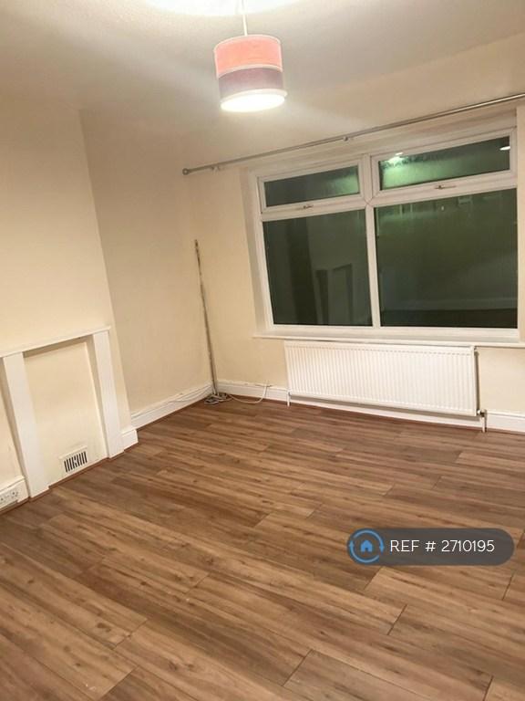 3 bedroom house in Chadwin Road, London, E13 (3 bed) (#2710195)