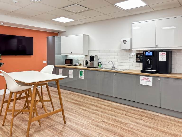 Bristol - BS1 4DJ, Serviced office to rent for 5 desk at Broad Quay House
