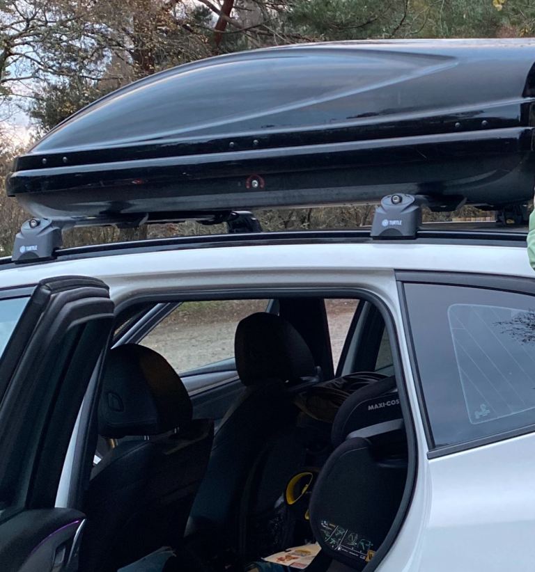 Car roof top storage box 
