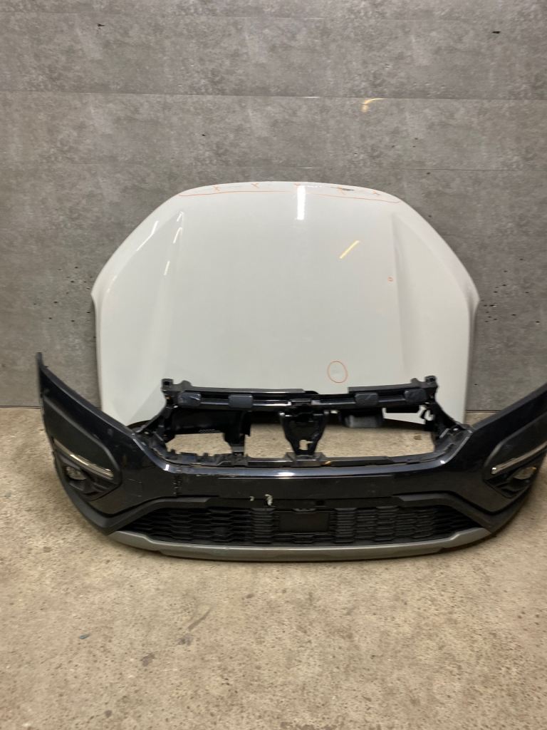 Dacia Sandero mk3 stepway  / jogger bumper  With parking sensors  and bonnet 2021 - 2024