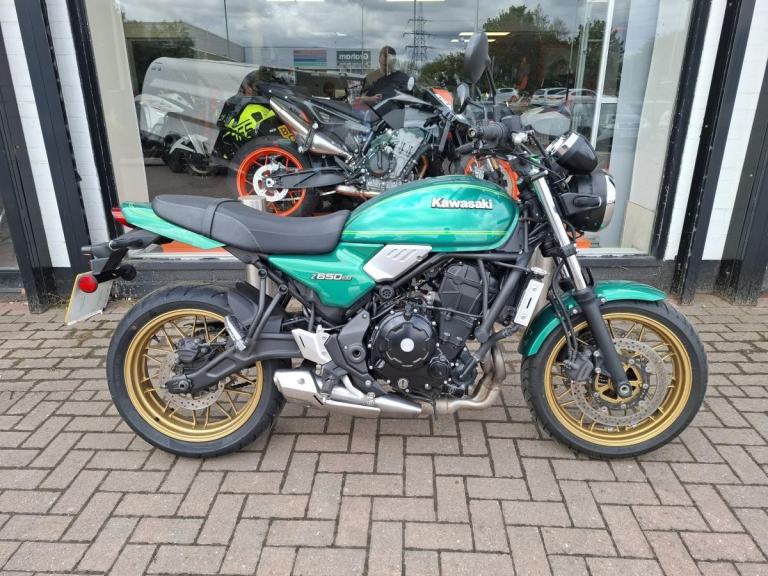 Kawasaki Z650RS 2022, heated Grips & Scottoiler, 8150 Miles