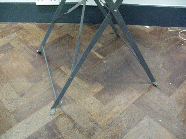 Folding Table . Round top . Made of metal