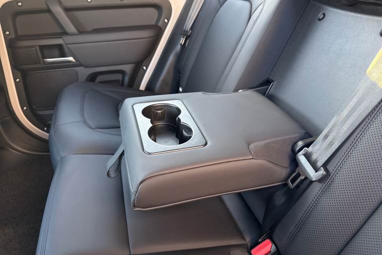 2025 Land Rover Defender 110 3.0 D250 MHEV X-Dynamic SE Auto 4WD Euro 6 (s/s) 5dr SUV Automatic