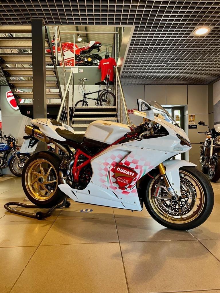 *SOLD* DUCATI 1098S - HUGE SPEC - FULL AKRA SBK SYSTEM - OHLINS TTX - 8K MILES