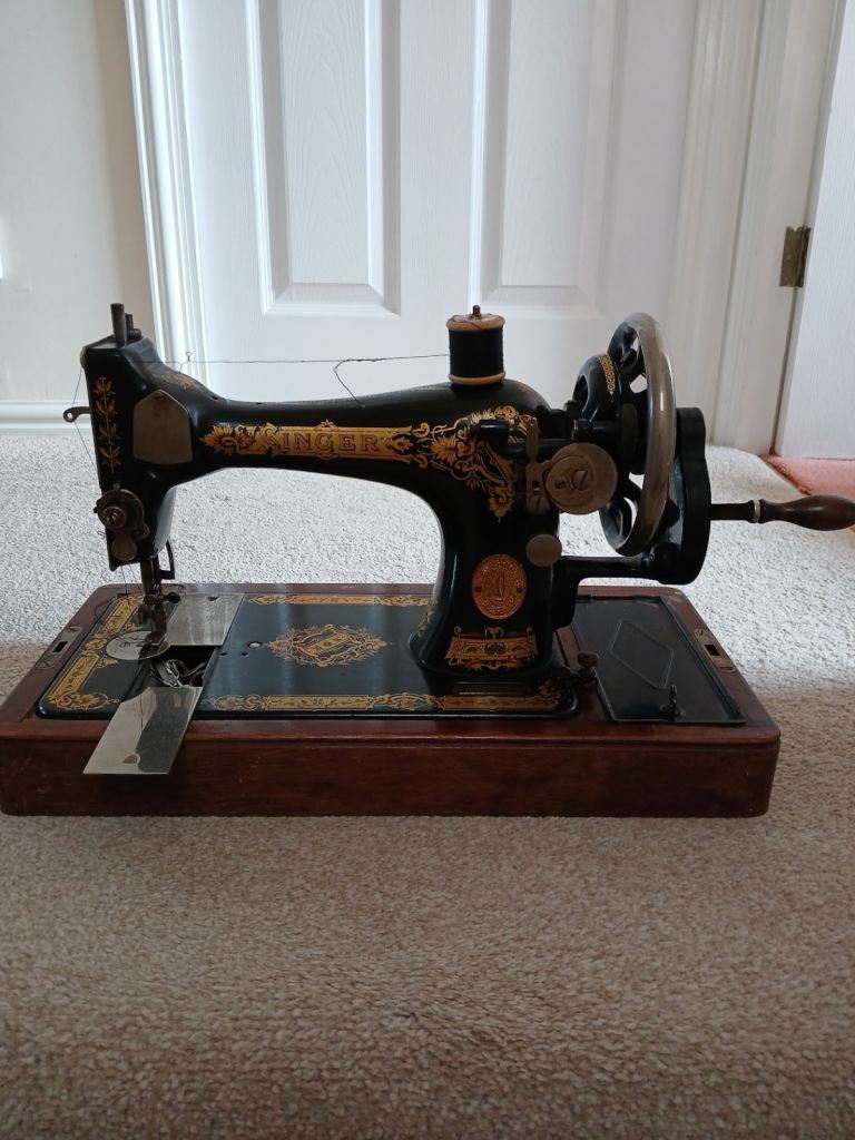 Vintage Singer Sewing Machine 