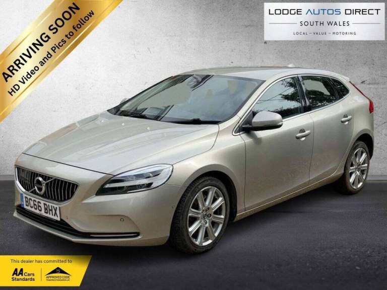 2016 Volvo V40 T2 [122] Inscription 5dr Geartronic HATCHBACK PETROL Automatic