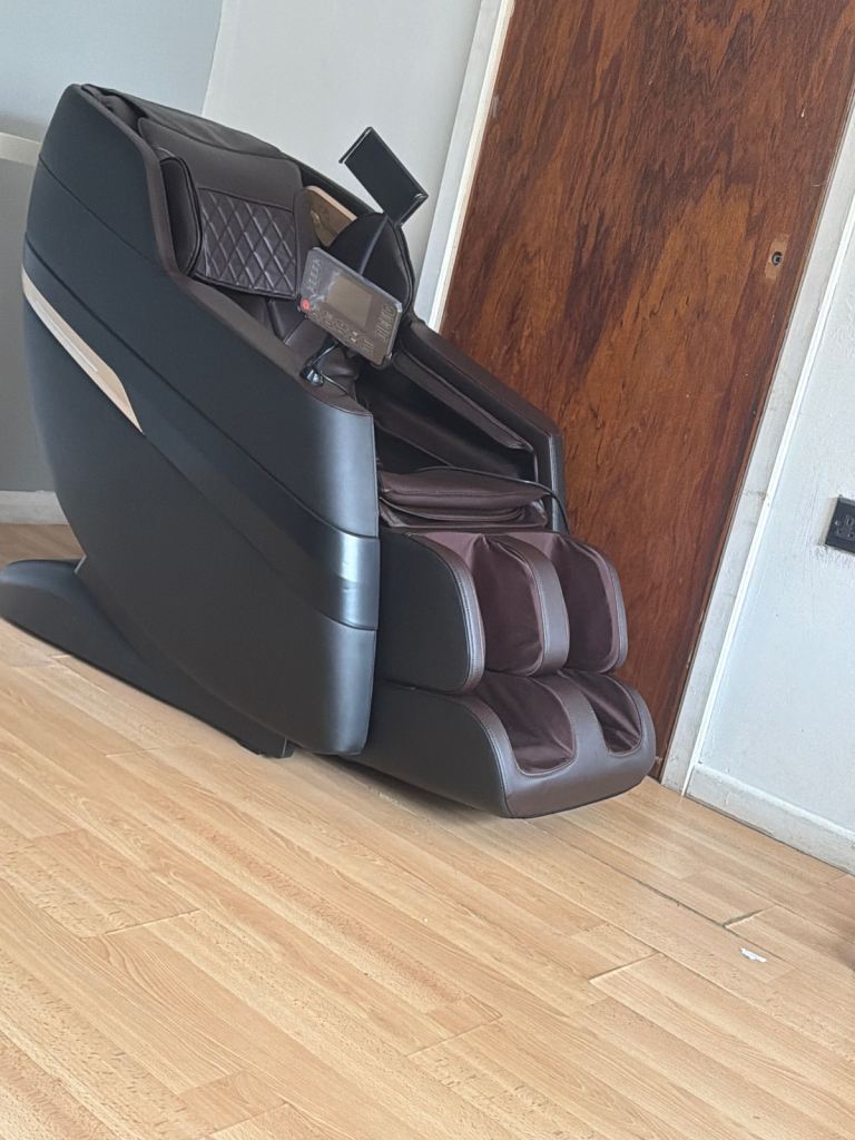 Full options massage chair 2026