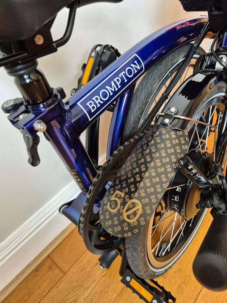 Brompton electric in Bolt Blue