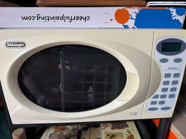 Microwave Delonghi 800