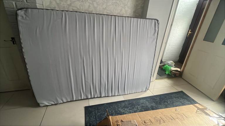 Double bed memory foam mattress 