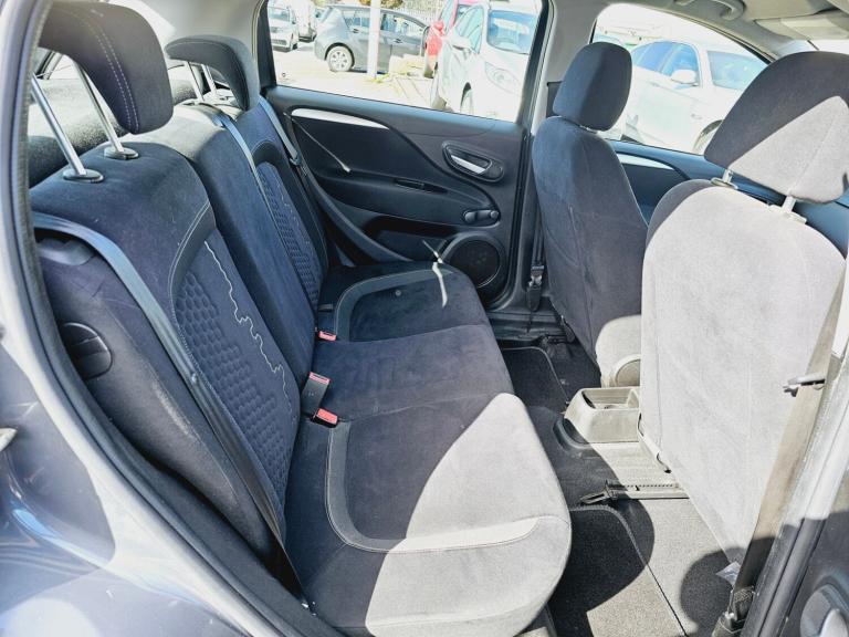 2014 Fiat Punto 1.2 Easy 5dr HATCHBACK Petrol Manual