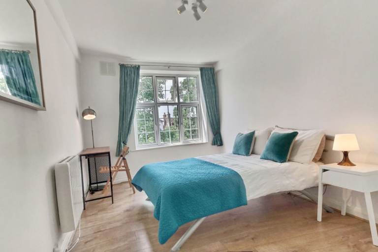 A Spare Room in Central Croydon 