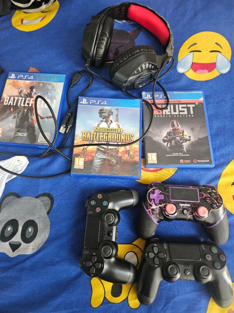 PS4 Games, Controllers & Headset Bundle – Good Condition