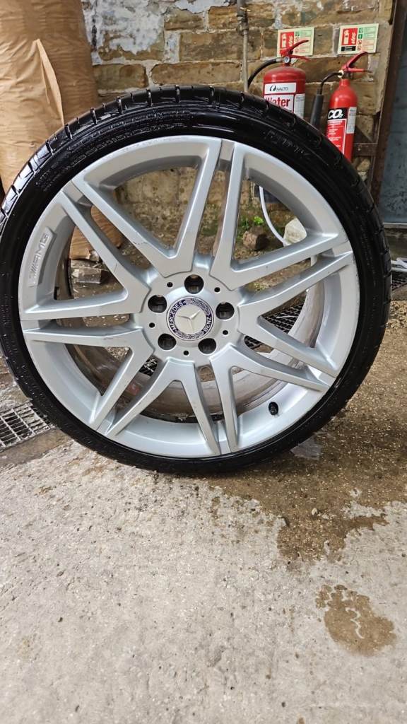Mercedes wheels 18"  x 4