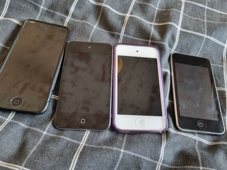IPOD  JOBLOT X4