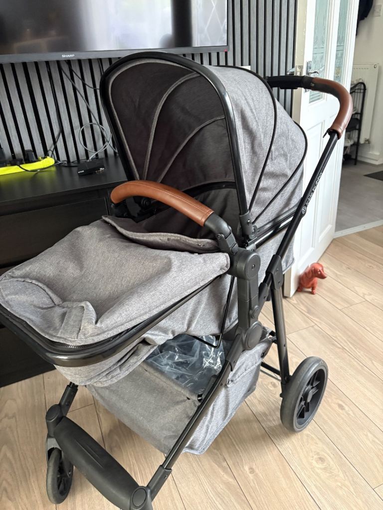 Ickle Bubba Baby Pram Bundle and Newborn Car Seat