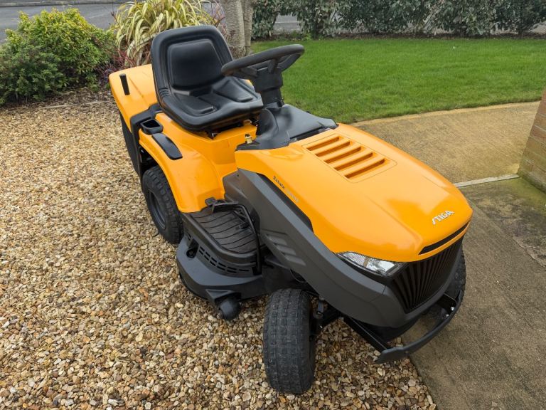 Stiga Estate 3398 HW Hydrostatic Ride on Mower