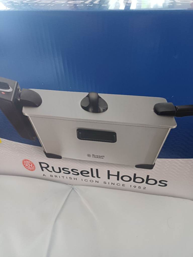 Russell Hobbs Professional Deep Fryer - Brand New in Box