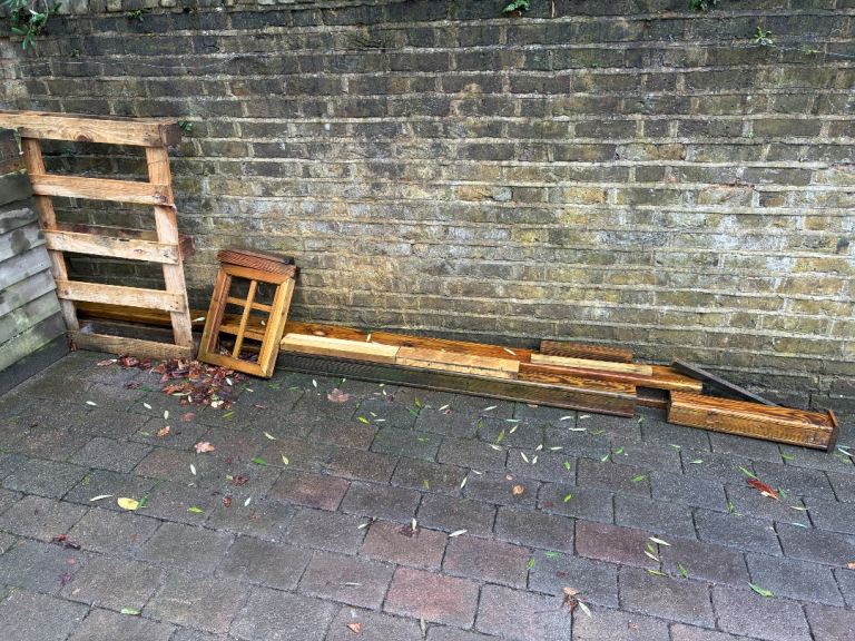 Jackson’s fencing 3m long heavy duty slotted fence post 