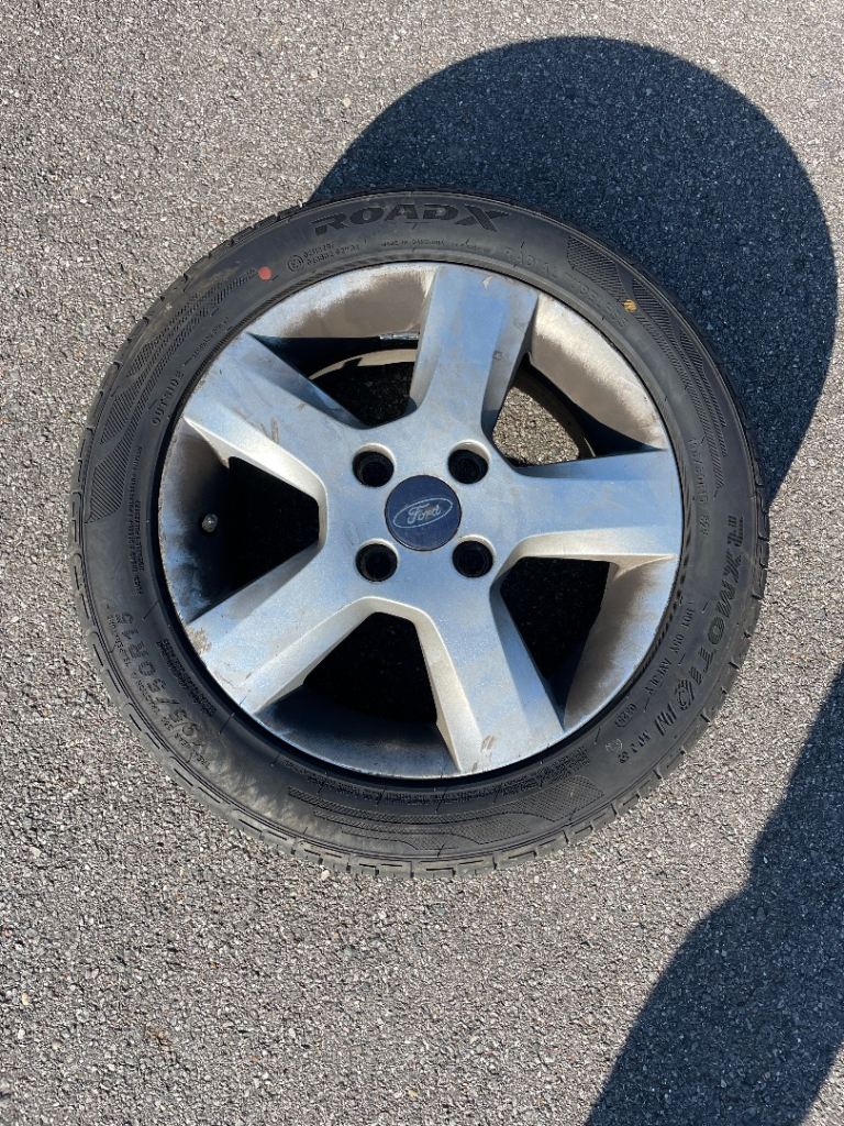 15 inch tyre and alloy