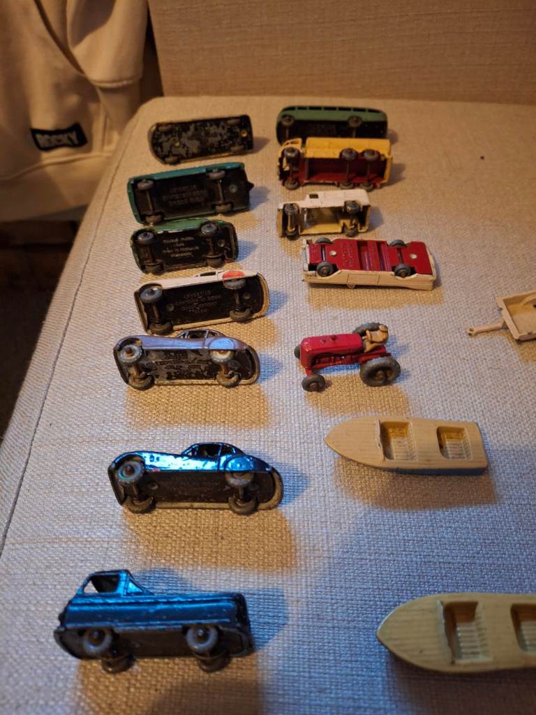 Job lot matchbox vintage cars and boats 