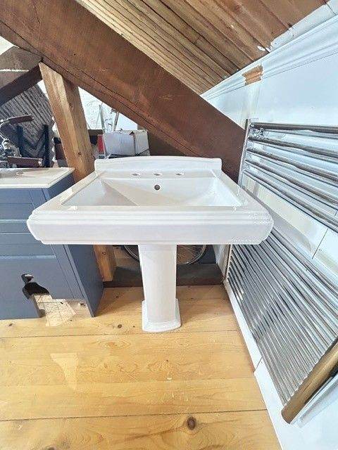 Villeroy & Boch Ex-display Hommage basin & pedestal 630mm