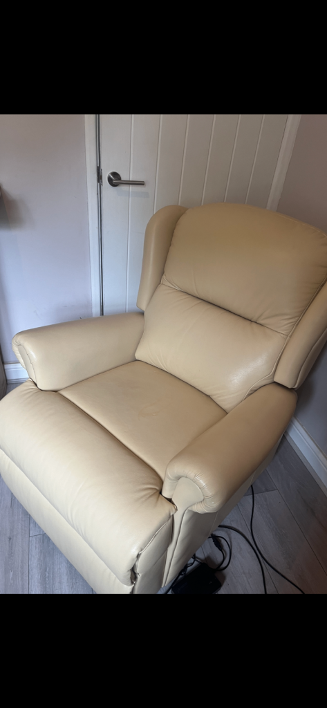 Riser recliner chair 