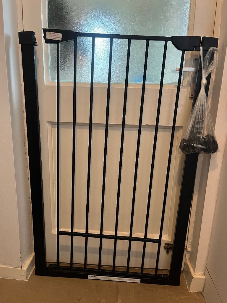 2 x Excellent Condition Tall Pressure-Fit Pet Gates Suitable for Medium to Large Dogs
