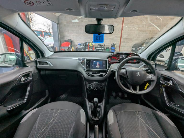 2015 Peugeot 208 1.2 VTi Active 5dr HATCHBACK Petrol Manual