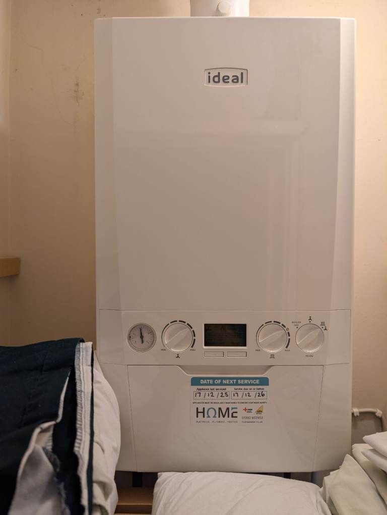 Ideal logic 24KW combi boiler 