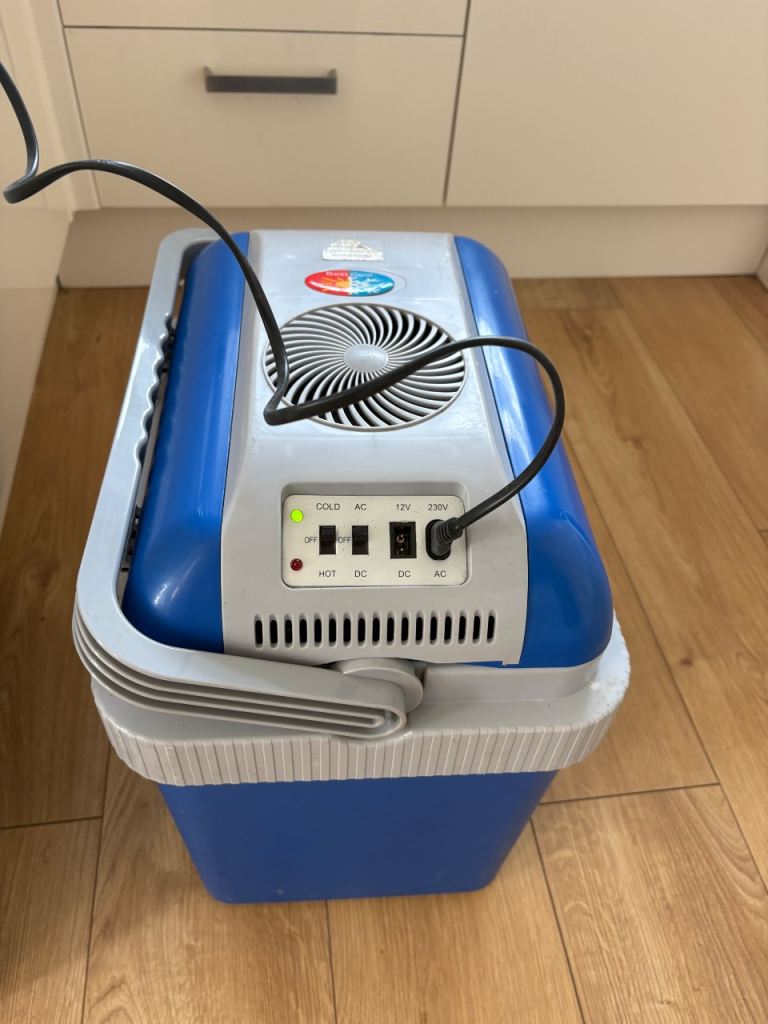 Camping fridge 