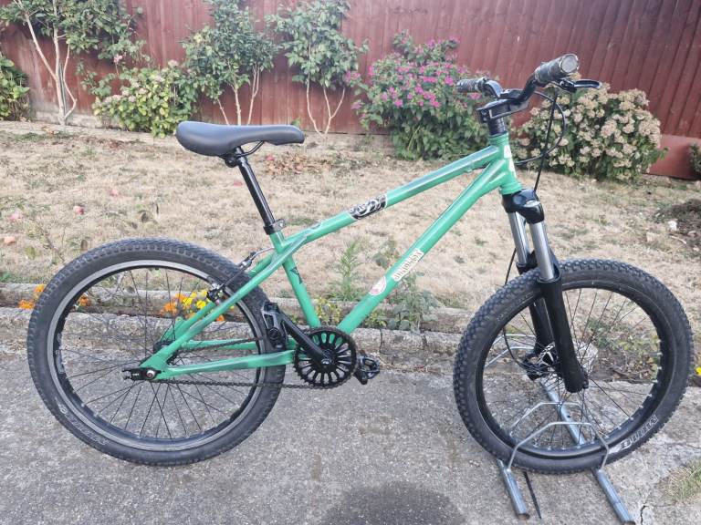 BOYS TEENAGER YOUTH JUNGLIST 24 INCH WHEELS 14 INCH FRAME SINGLE SPEED BIKE BICYCLE