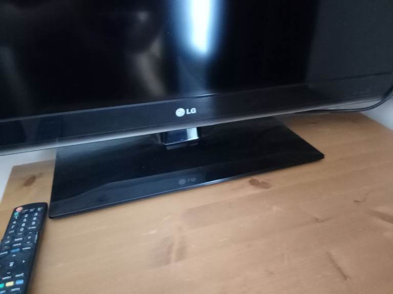 42" lg TV with remote