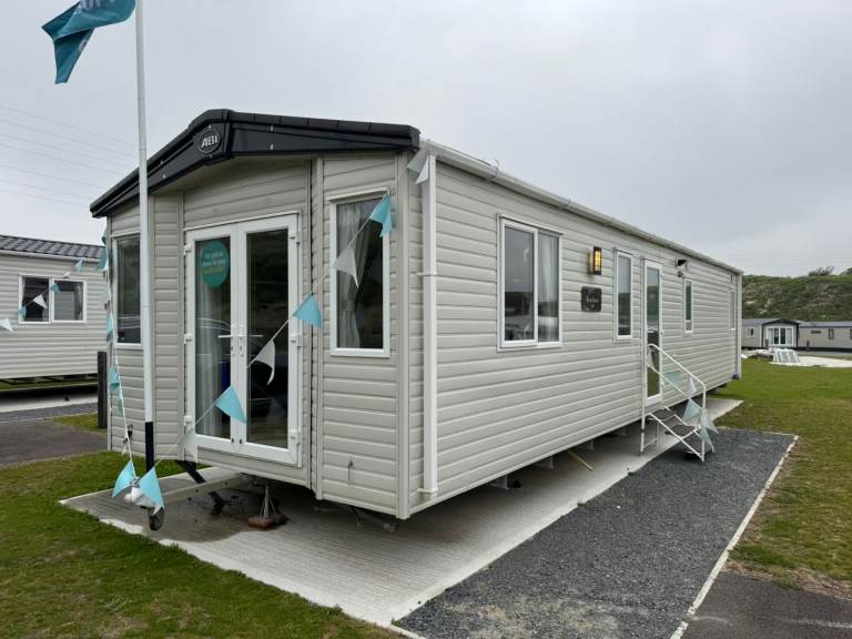 Caravan for Sale in Cornwall next to the Sea - 2 or 3 bedroom