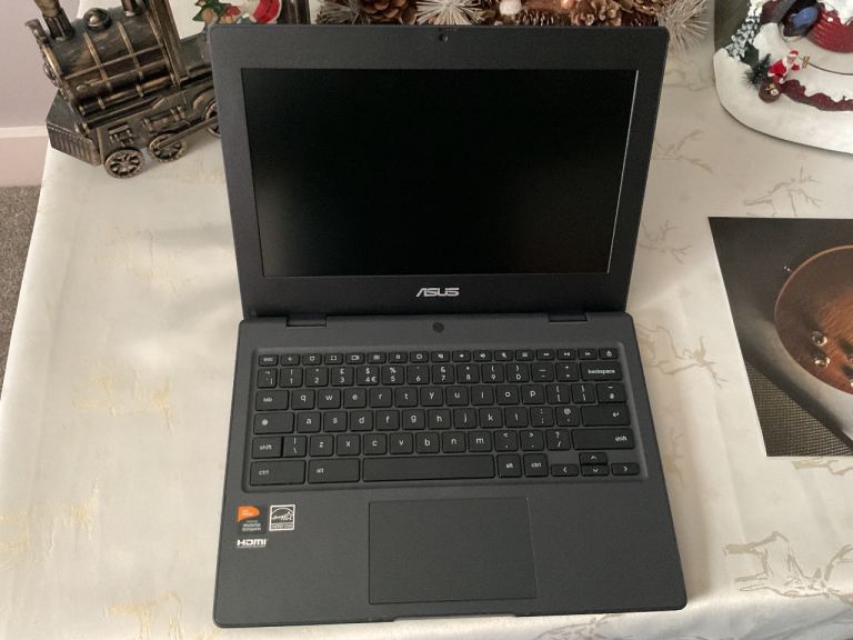 Brand New ASUS Chromebook Model CZ1104CM2, Unwanted Gift, Never Used.