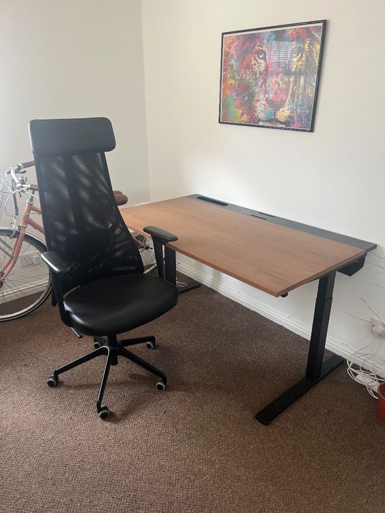 Chair & desk
