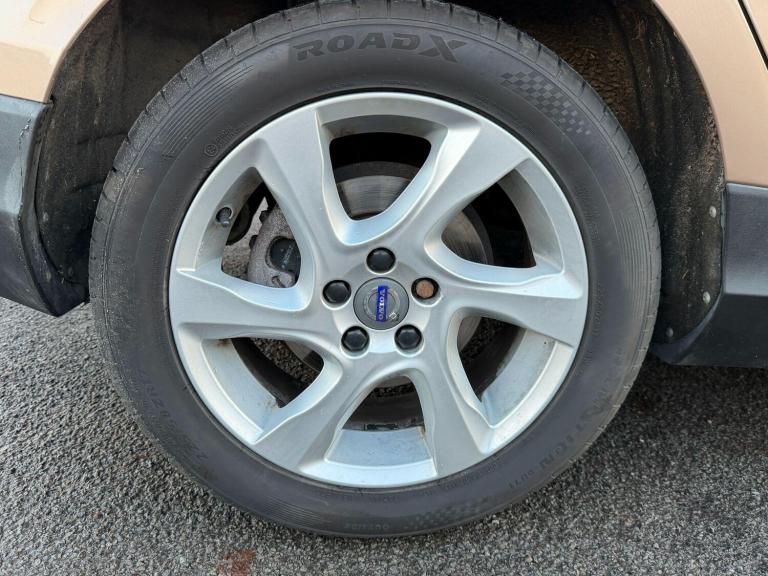 2015 Volvo V40 Cross Country 2.0 D4 Lux Nav Euro 6 (s/s) 5dr HATCHBACK Diesel Manual