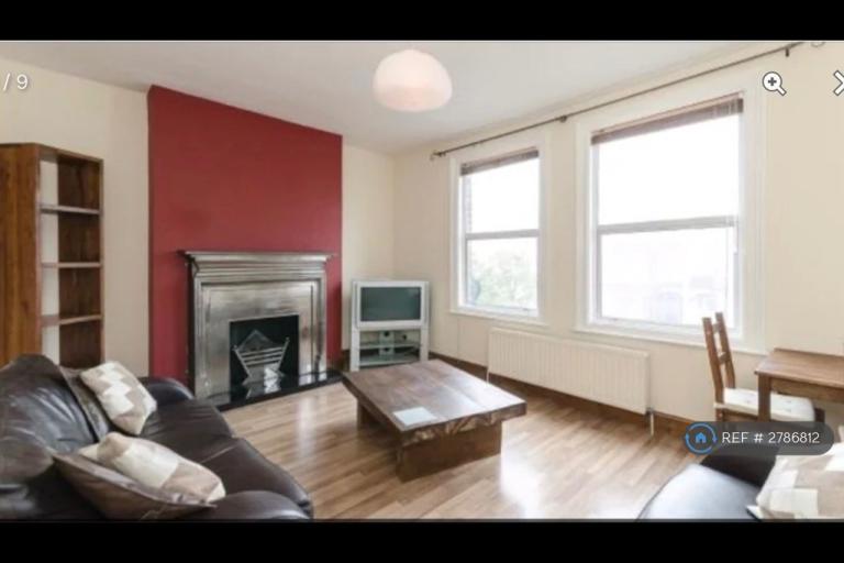 2 bedroom flat in London, London, N21 (2 bed) (#2786812)