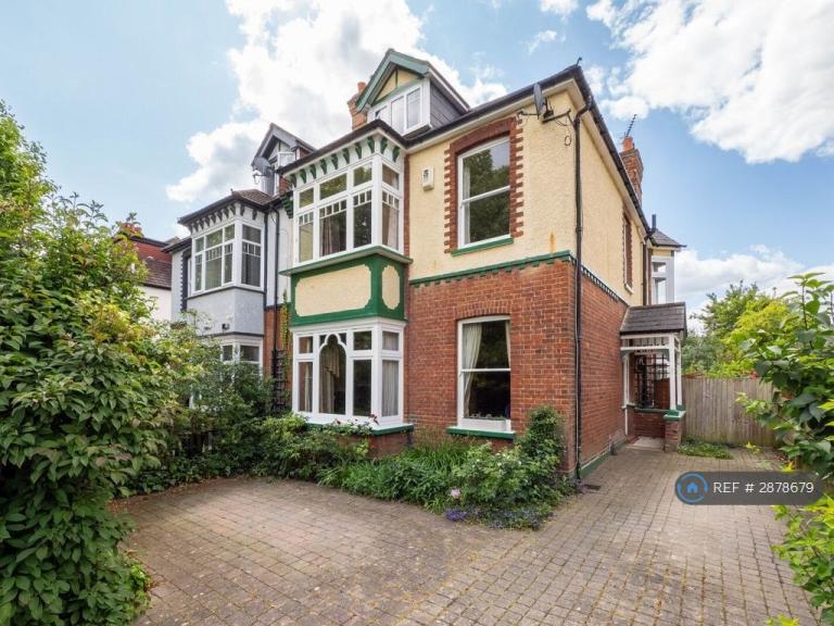 5 bedroom house in St. James Road, Sutton, SM1 (5 bed) (#2878679)