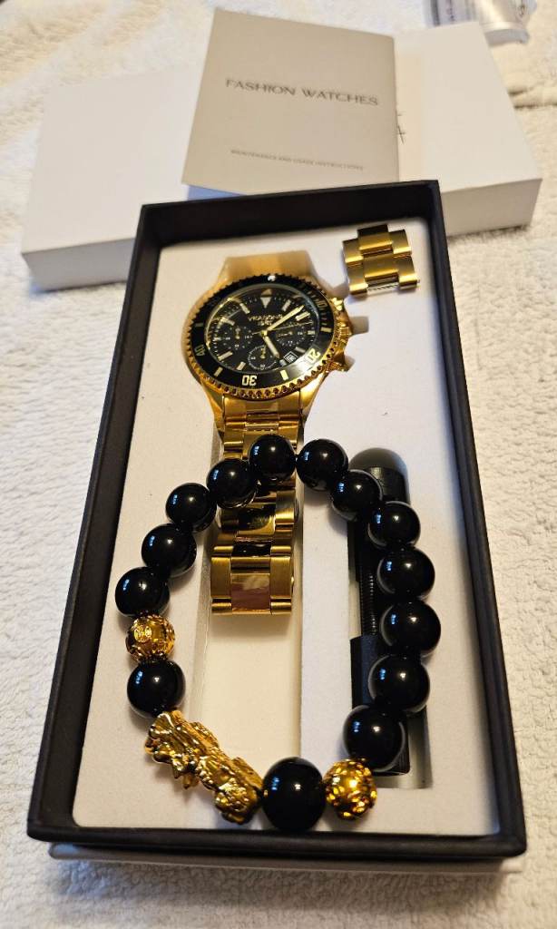 Veadons 1985 Mens Chronograph Watch with Dragon Charm Bracelet, Box,Papers