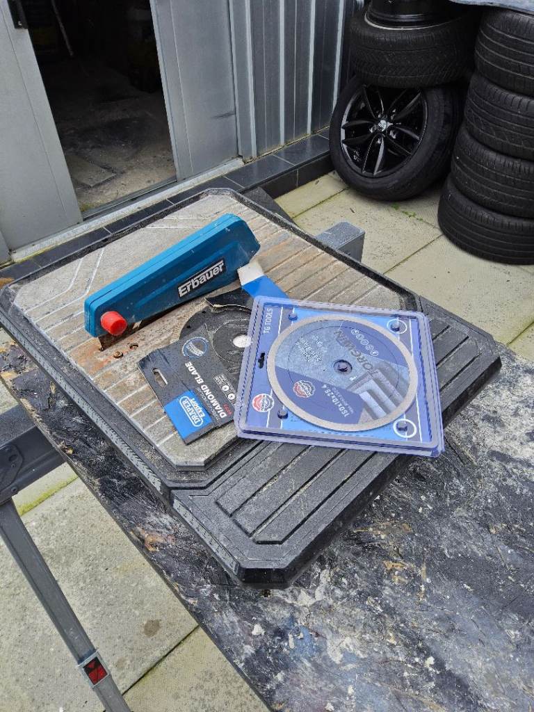 Tile Cutter with Diamond Blades – Good Condition
