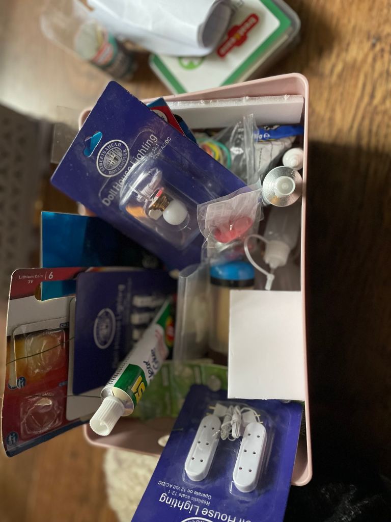 2 project doll houses and accessories 